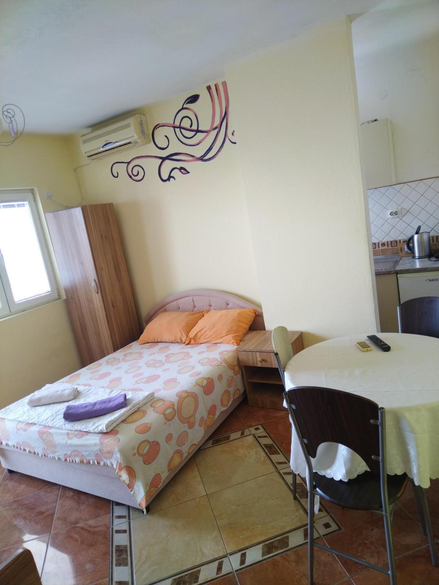 Apartmani Pikula Sutomore Buitenkant foto